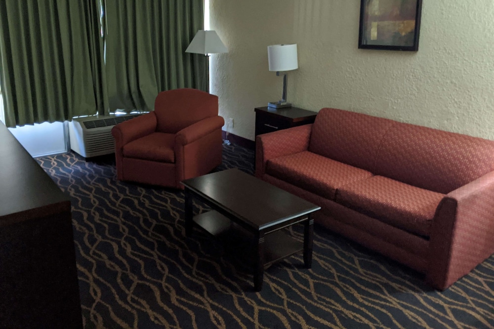 Days Inn by Wyndham Stuart 46/70