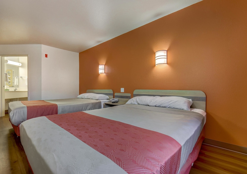 Motel6 Roseburg, OR - I-5 17/44