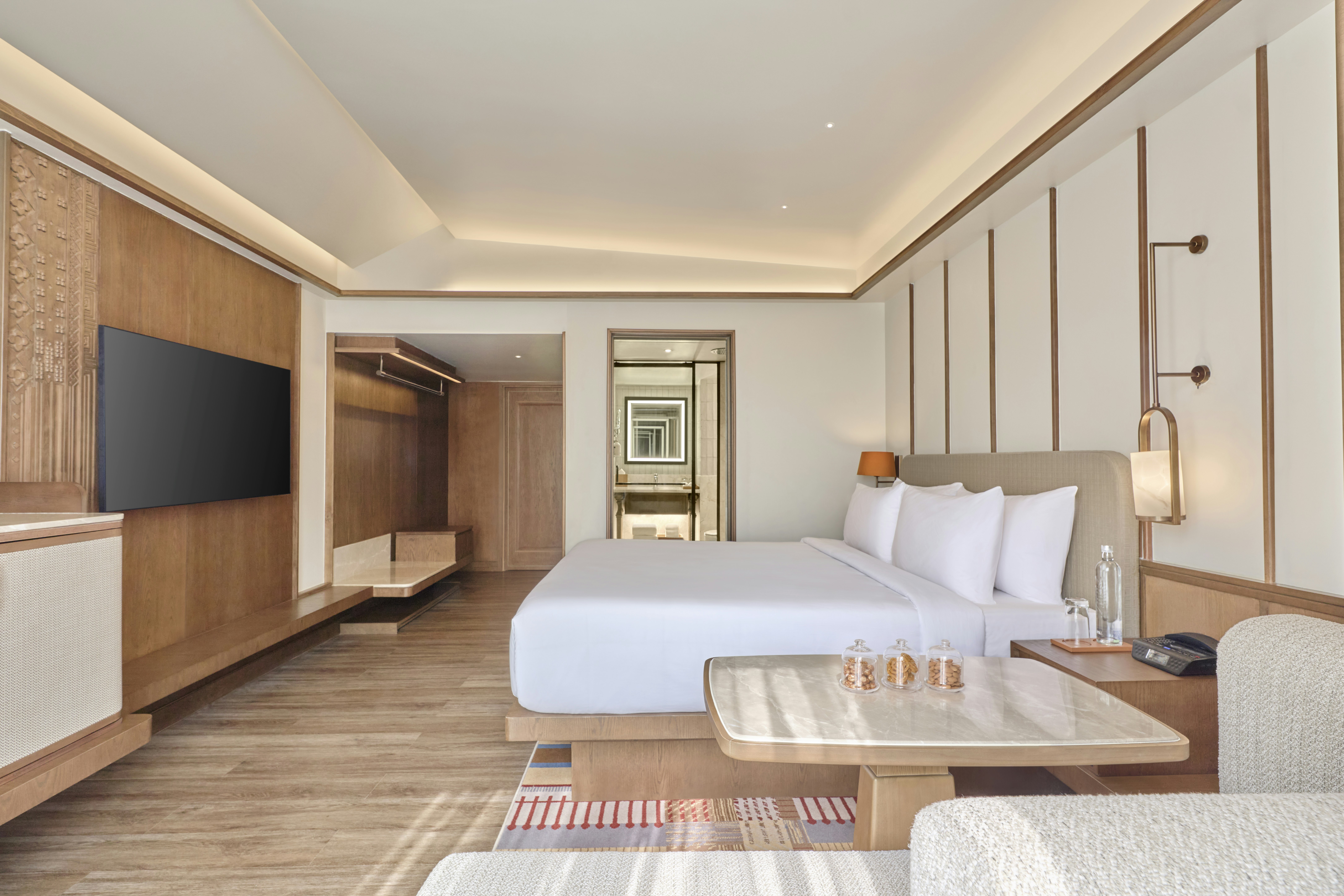 EXECUTIVE, KING BED