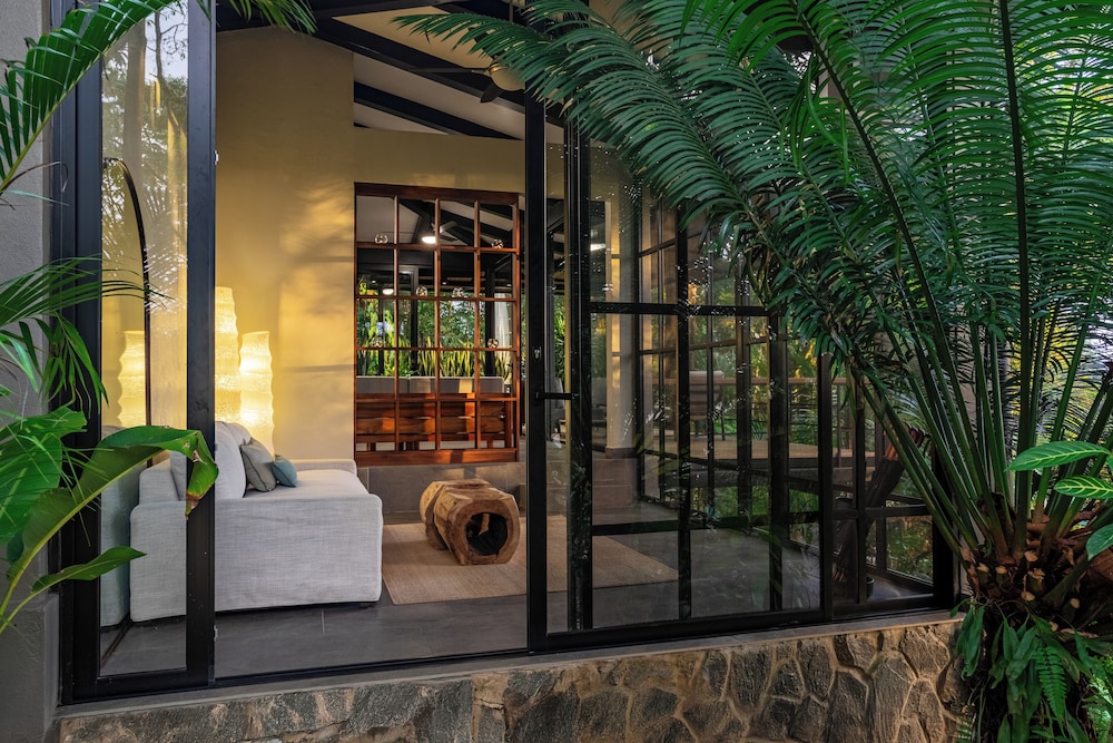 Rancho Pacifico 5/50