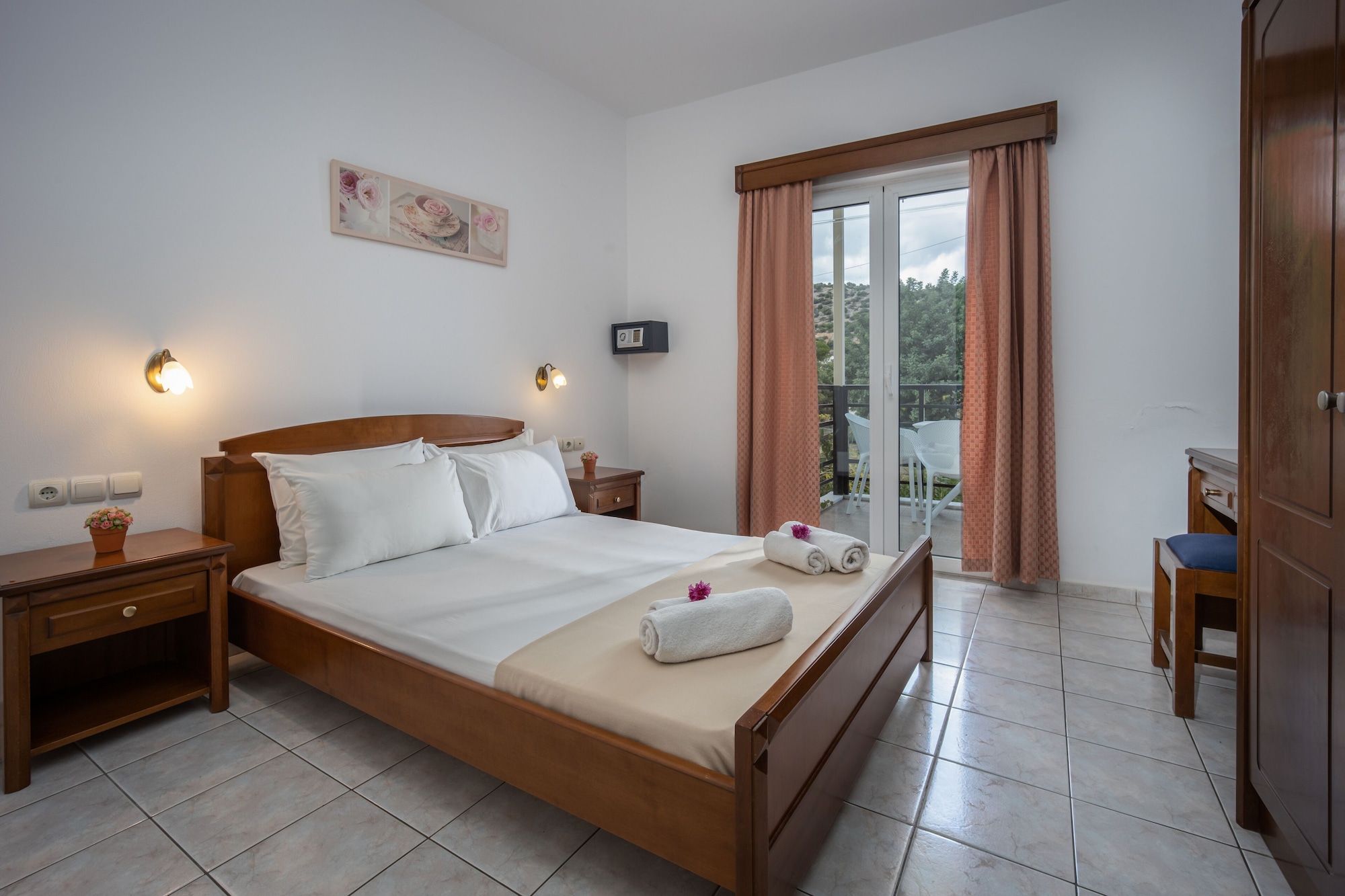 2 BEDROOMS, APARTMENT
