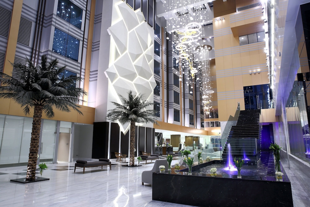 كراون بلازا الرياض منهال(Radisson Blu Hotel and Convention Center, Riyadh Minhal) 64/67
