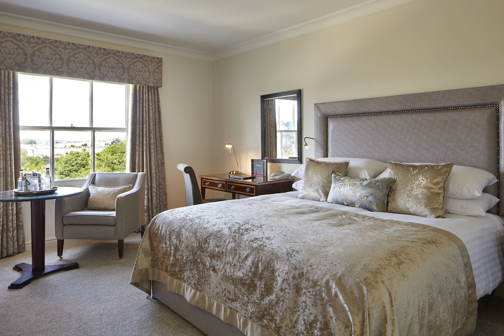 DELUXE, DOUBLE BED, GARDEN VIEW