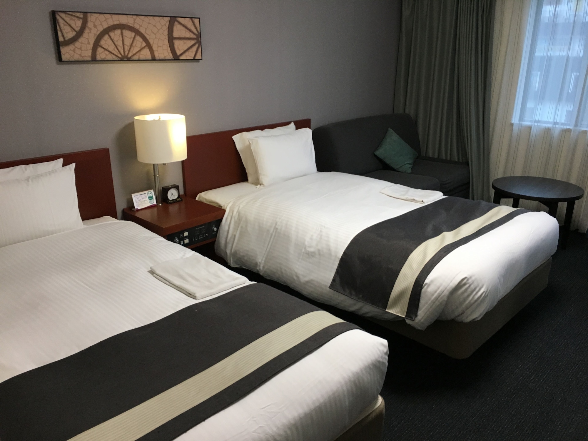 2 BEDROOMS, STANDARD, TWIN BEDS
