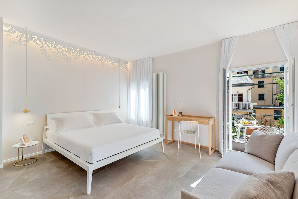 LUXURY, SUITE, KING BED, SEA VIEW, ANNEX