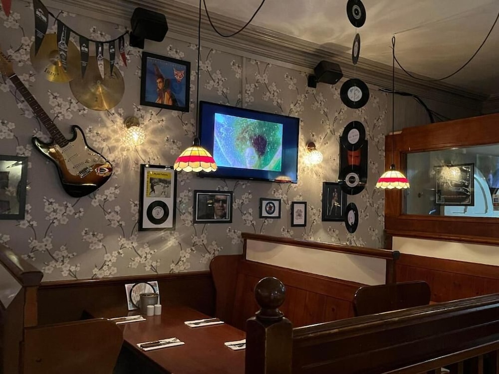 The White Hart Hotel 12/17