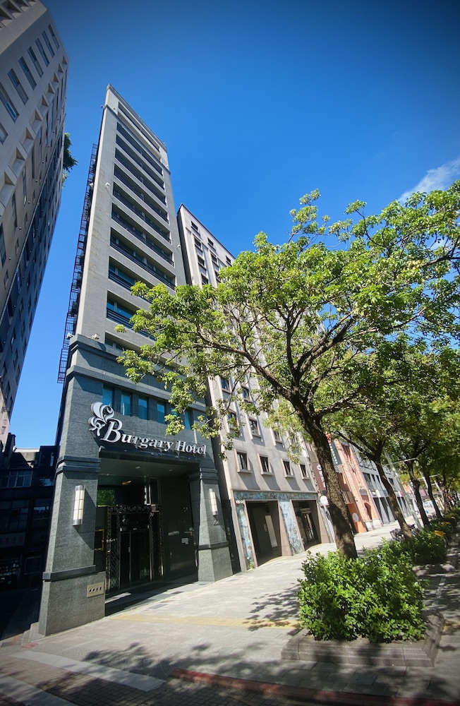 Burgary Hotel 6/50
