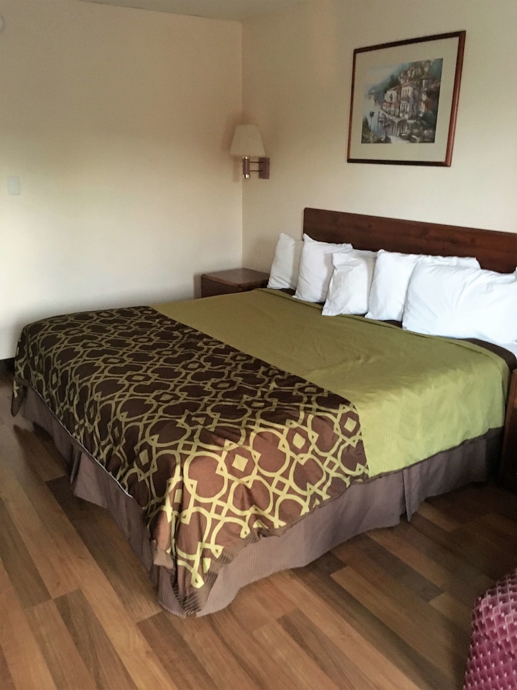 Americas Best Value Inn & Suites Williamstown 29/61
