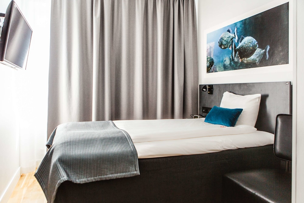 Best Western Plaza Hotel 35/65