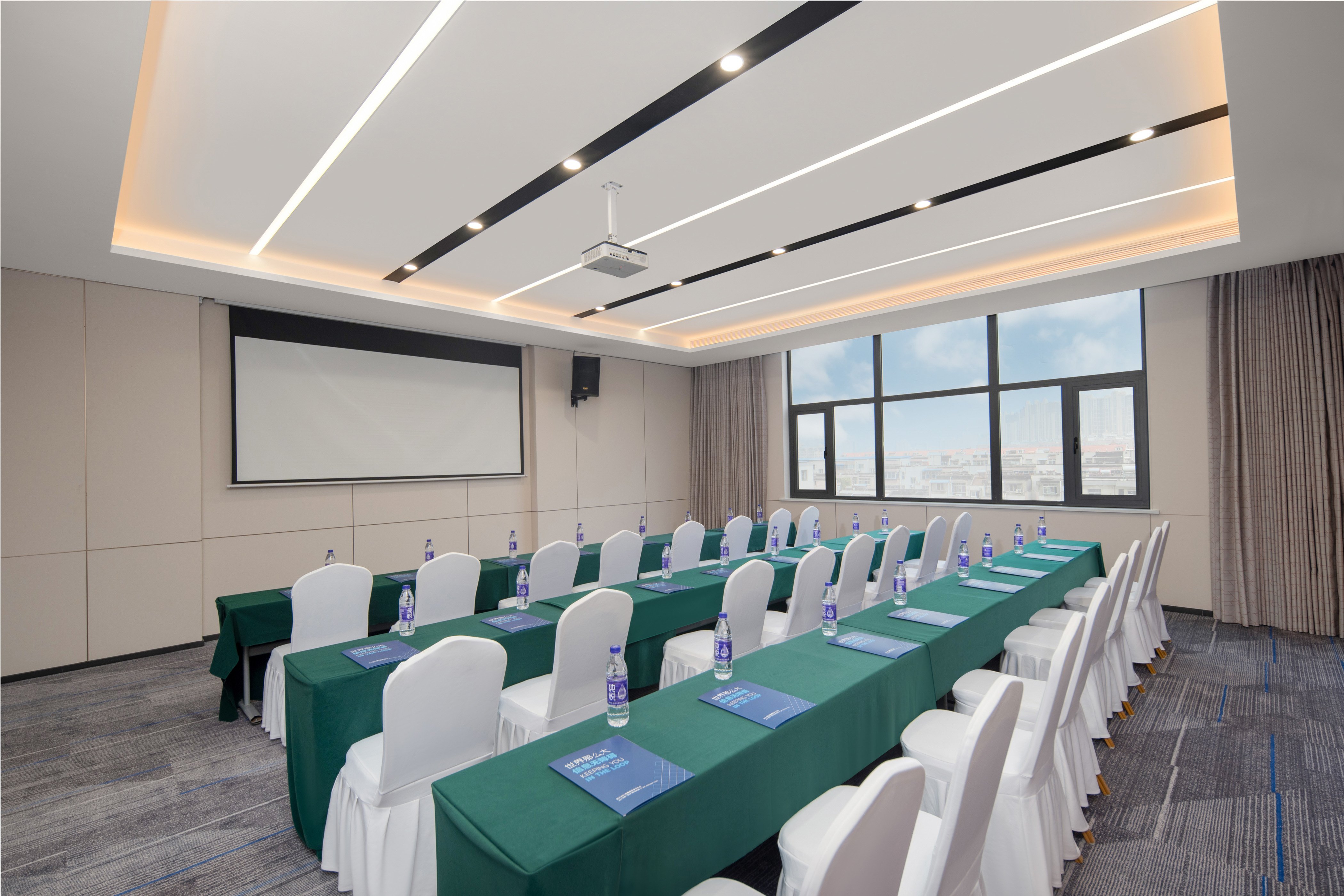 Holiday Inn Express Zhengzhou Nongye Road by IHG 33/39