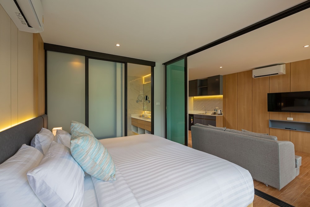 غرفة بريميوم ديلوكس بسرير كينج، Wyndham Garden Naithon Phuket 2/3
