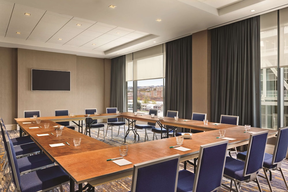HOMEWOOD SUITES BY HILTON WASHINGTON DC CAPITOL-NAVY YARD 61/76