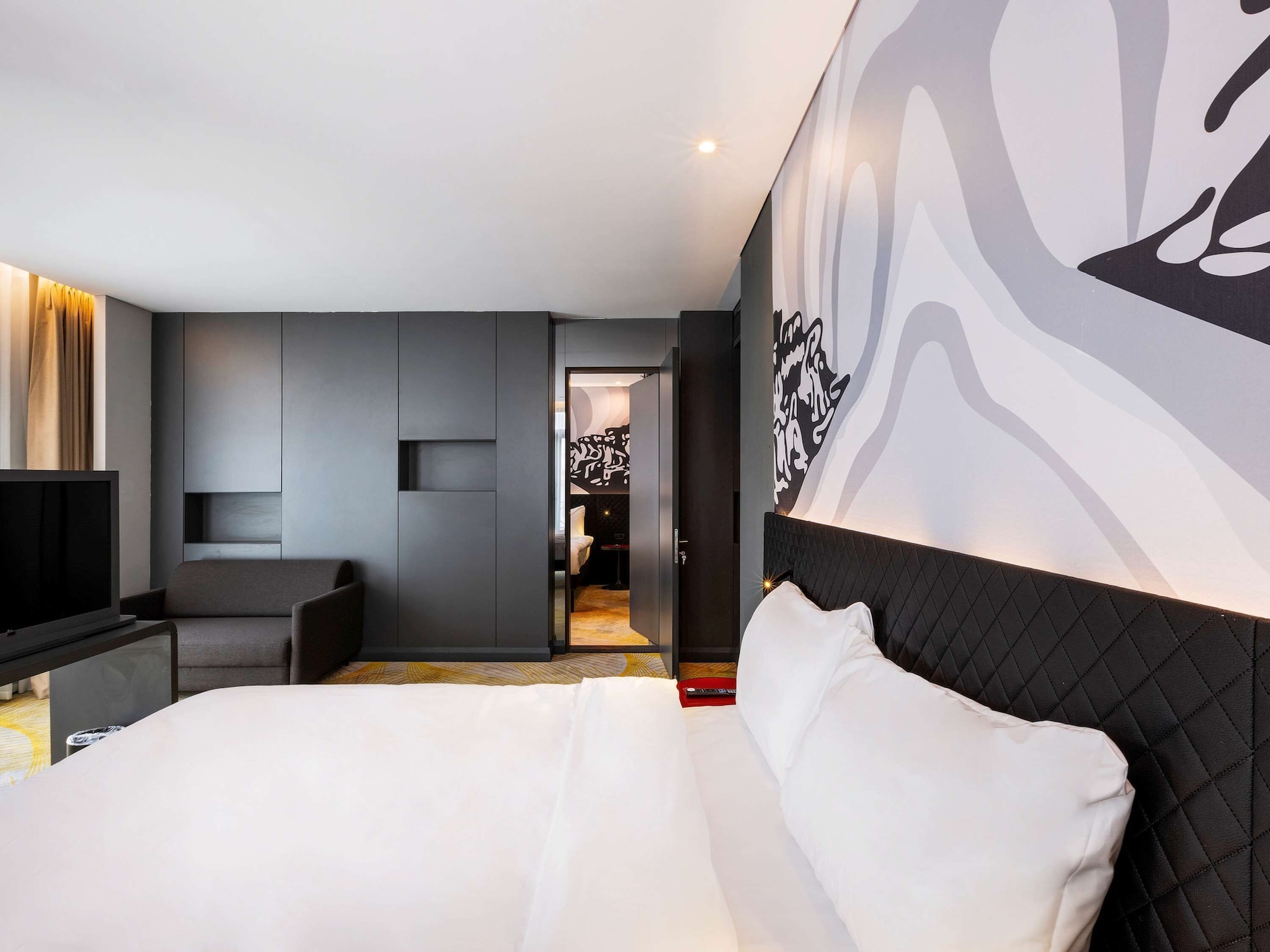 SUPERIOR, DOUBLE BED, SOFA