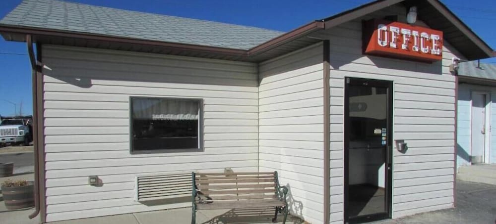 Western Inn 2/25