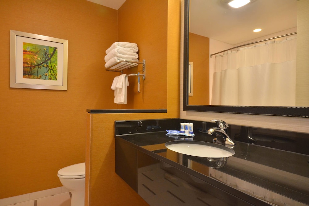 Fairfield Inn Suites St Louis Pontoon Beach Granite City 33/37