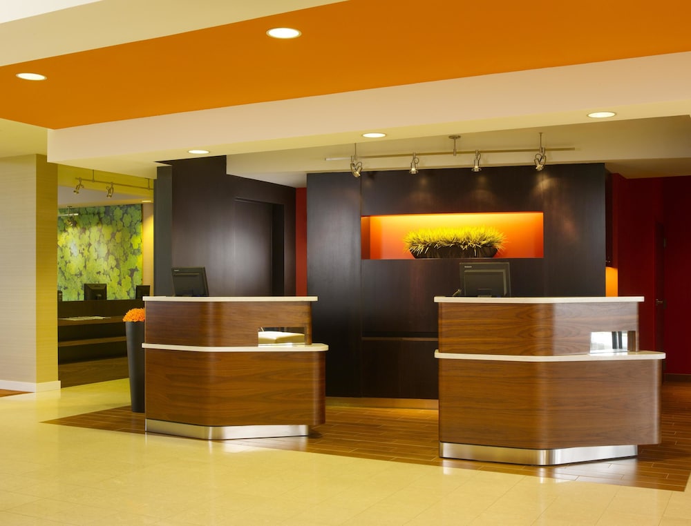 Lobby at Courtyard by Marriott Philadelphia Langhorne, LANGHORNE - PA