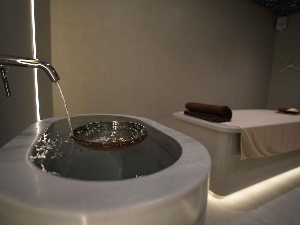 Movenpick Hotel Amman 20/50