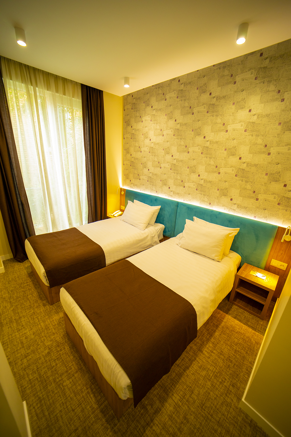 غرفة بسرير مزدوج أو سريرين منفصلين بشرفة، City Inn Tbilisi 4/8