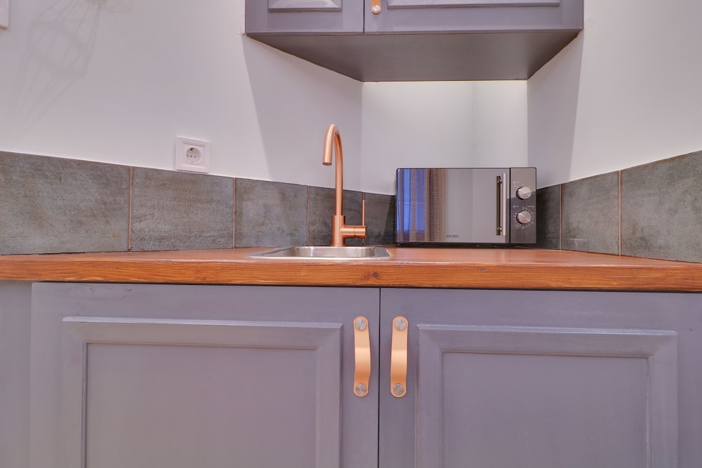 AthiNN Residence 3/50