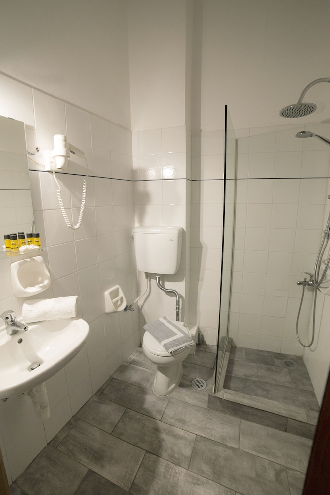 Kastro Hotel 95/100