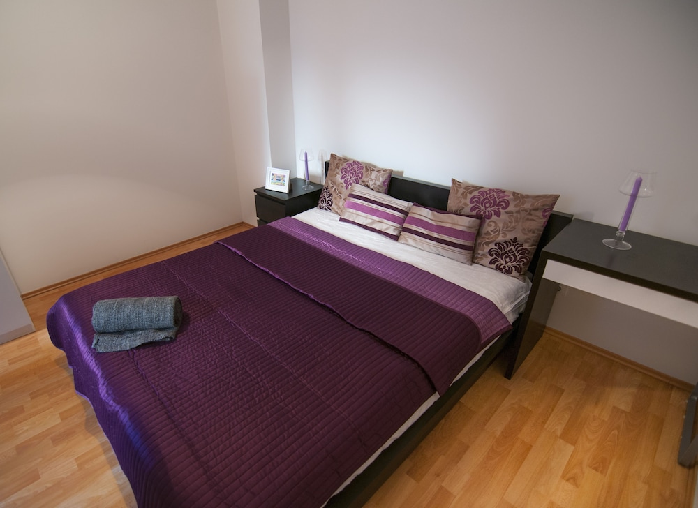 2 BEDROOMS, APARTMENT