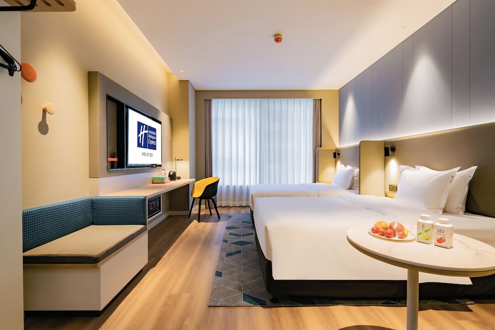 Standard, Twin Beds, Extra Floor Space