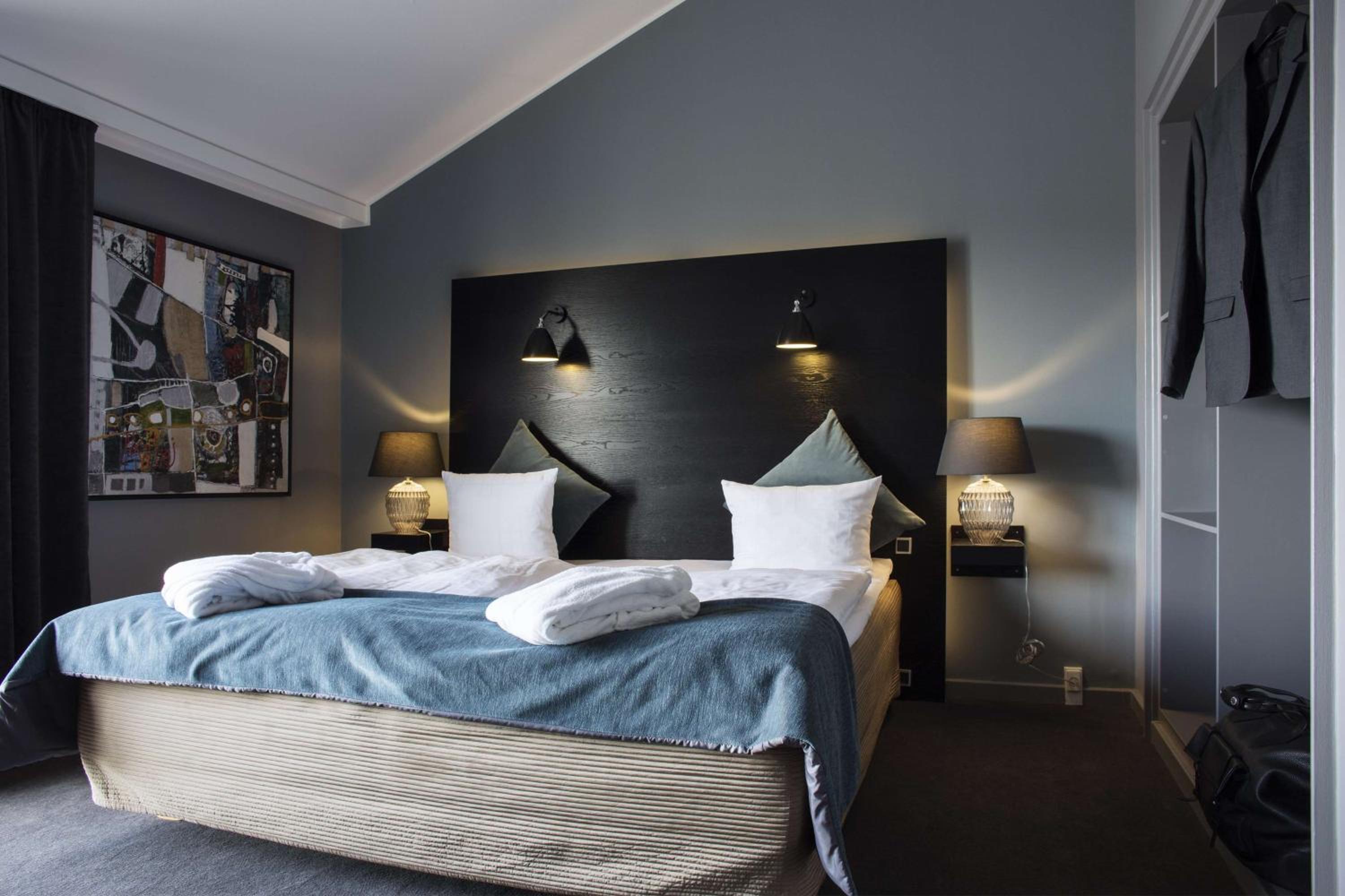 Extra, Superior, Queen Bed