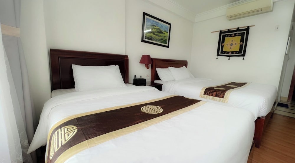 SUPERIOR, DOUBLE OR TWIN BED