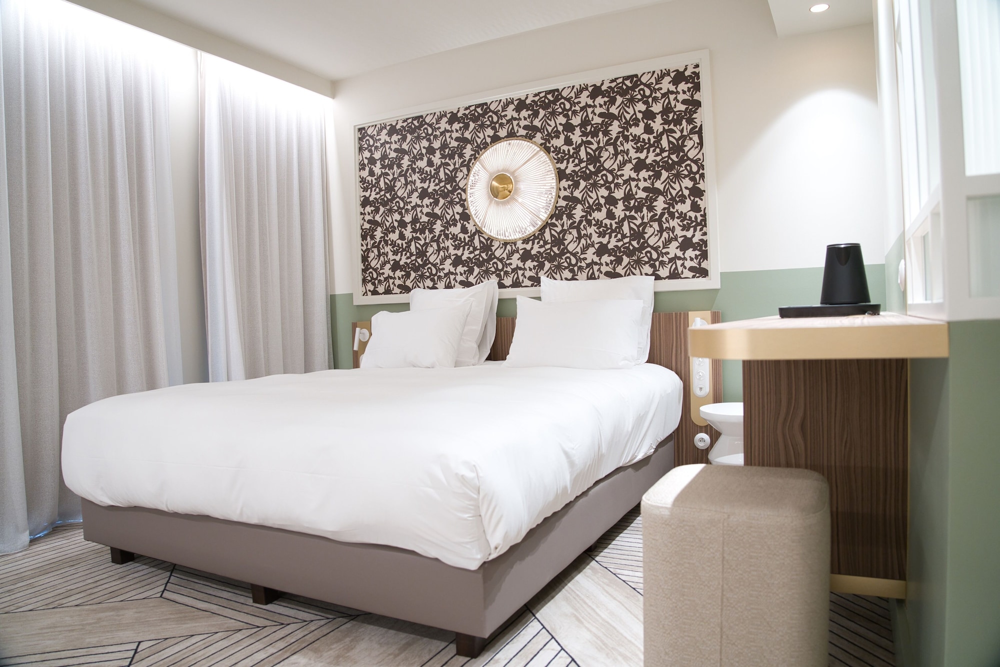غرفة سوبيريور بسرير كوين، Hotel Yac Paris Clichy, a member of Radisson Individuals 3/9