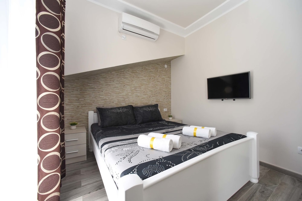 D D Apartments Tivat 16/18
