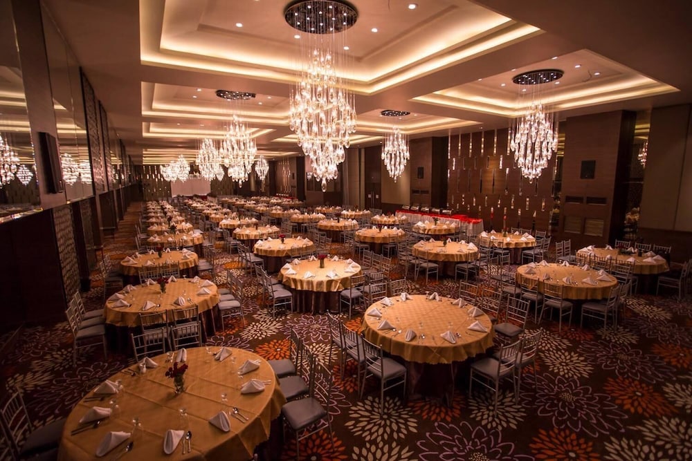 Subic Bay Travelers Hotel Event Center 18/24