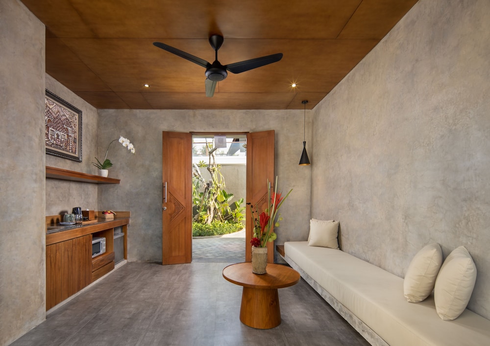 Agrapana Beach Villa 12/20