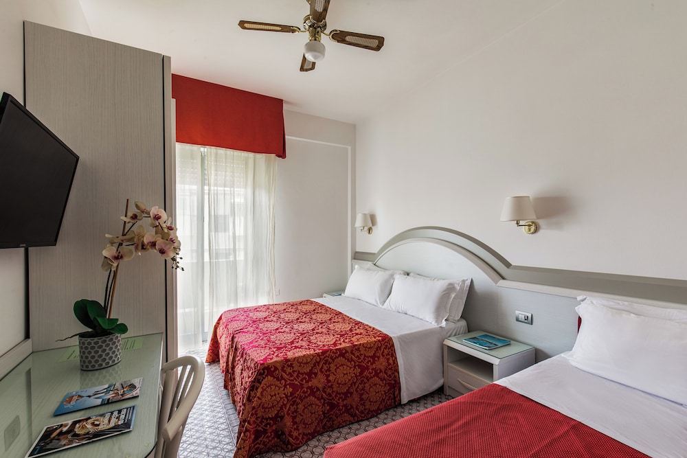 ROOM, DOUBLE OR TWIN BED, BALCONY