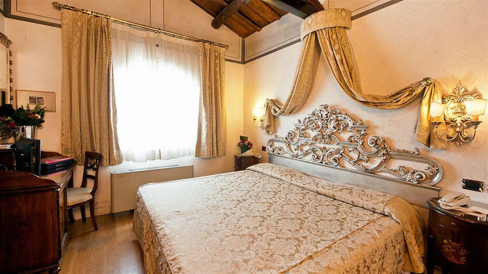 Hotel Aventino 8/84