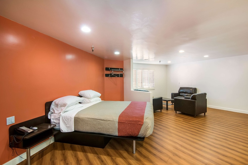 Motel6 Monterey Park, CA 23/47