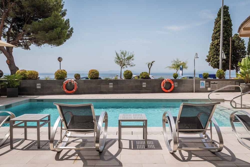 Hotel Canyelles Playa 44/48