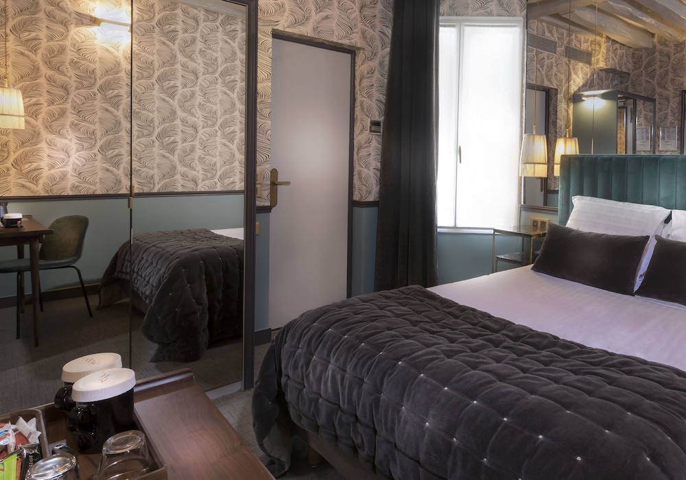 Dauphine Saint Germain Hotel 29/70
