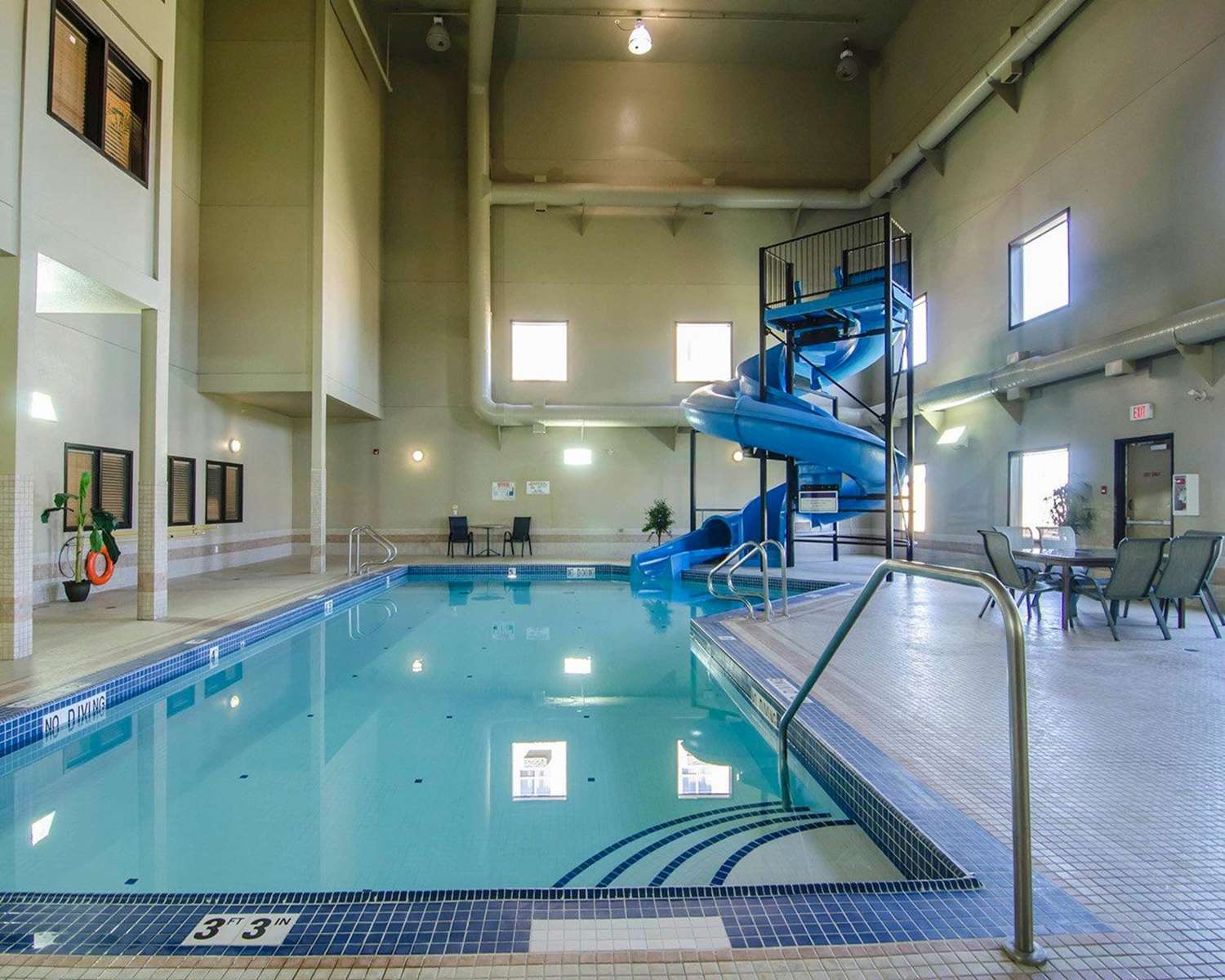 swimming pool spa