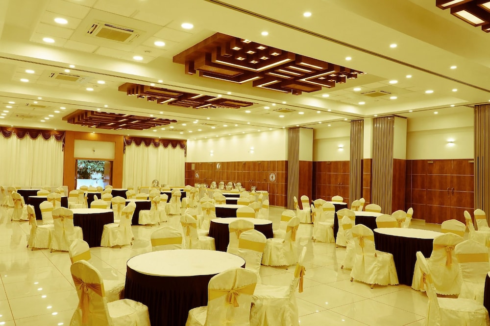 JalMahal Resort &amp; Spa 63/72