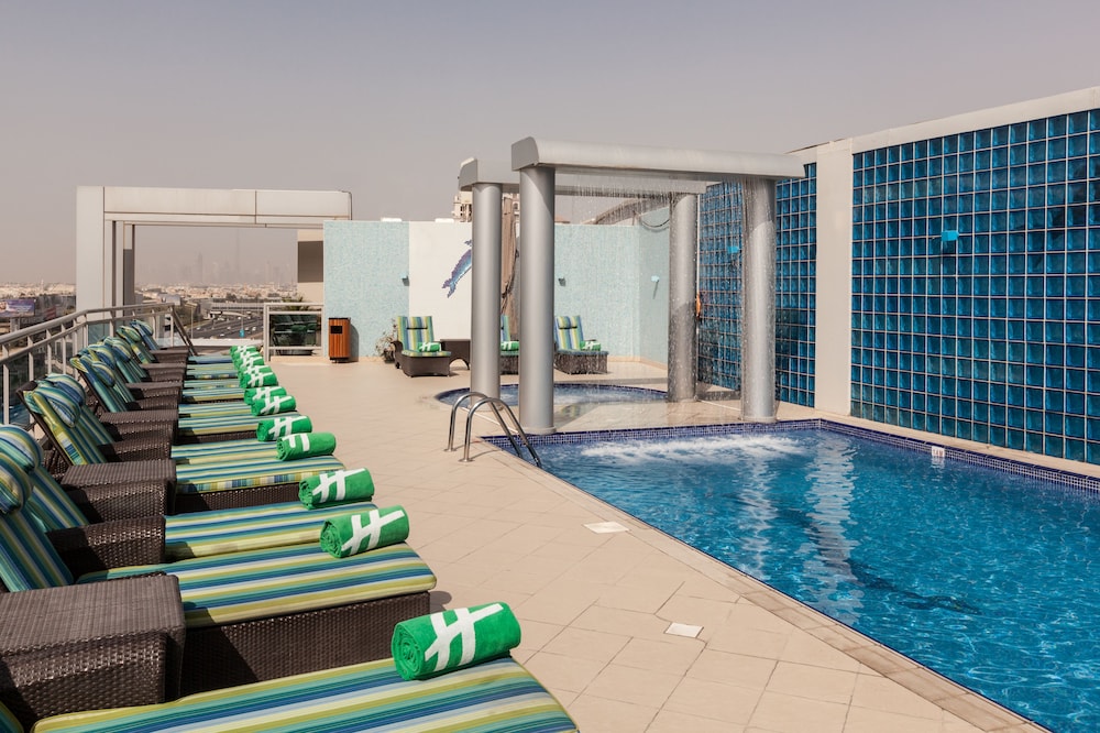 swimming pool spa