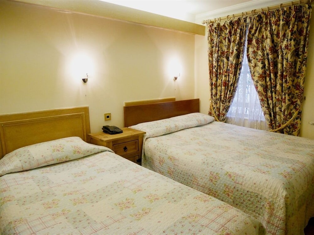 The Gresham Hotel 6/34