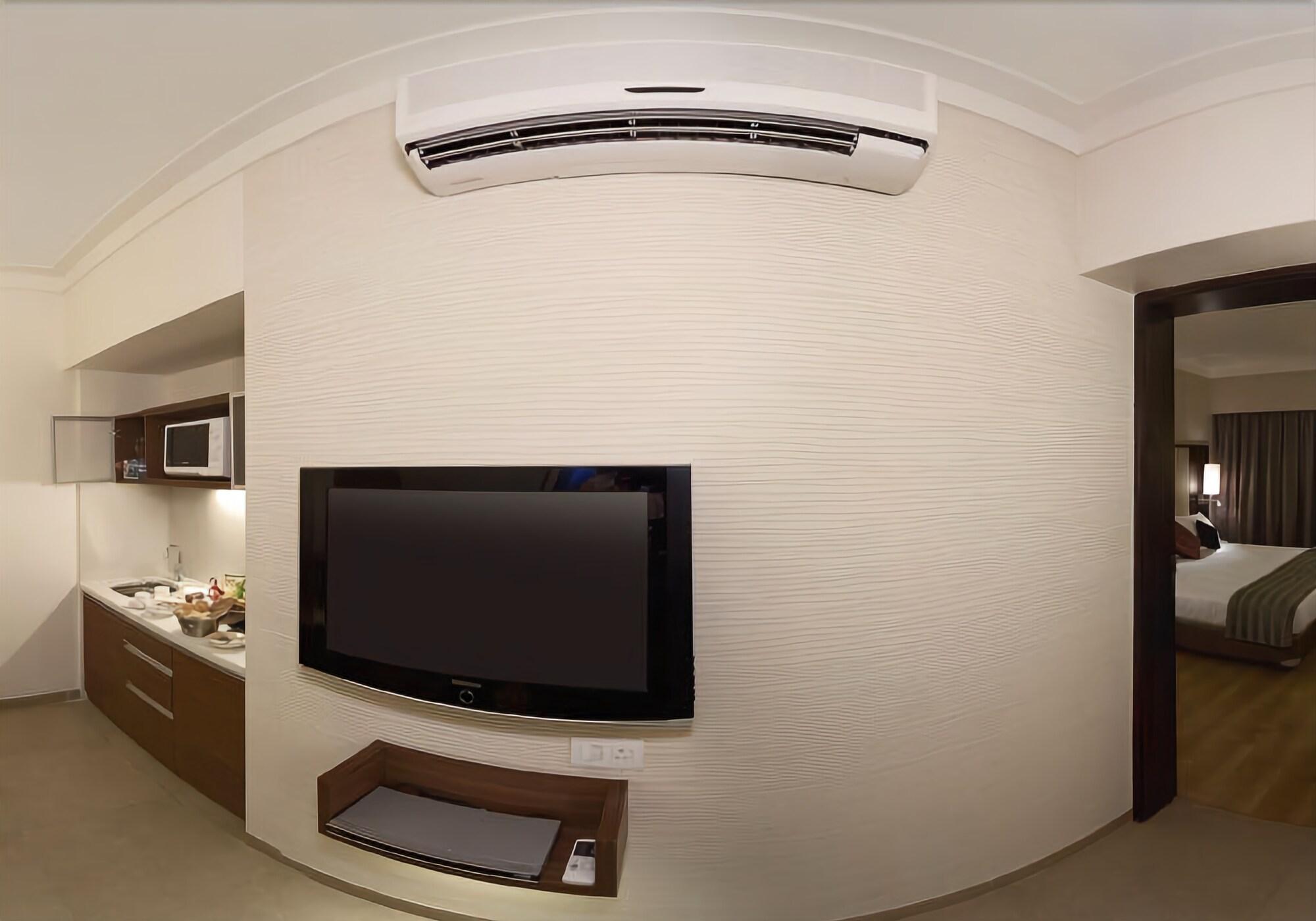 Cocoon Hotel 23/24