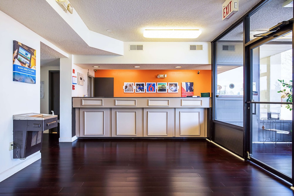 Lobby at Motel6 Covington, TN, COVINGTON - TN
