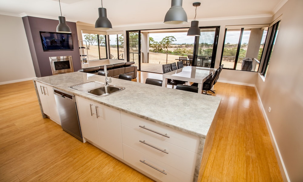 Neagles Retreat Villas 4/22