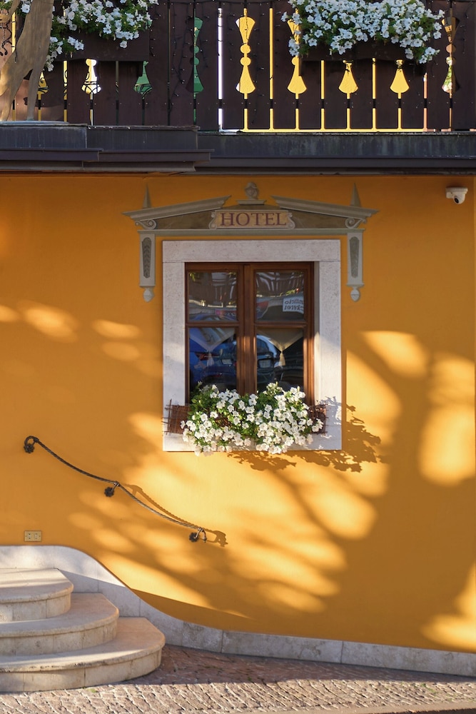 Ambra Cortina Luxury Fashion Boutique Hotel 7/55