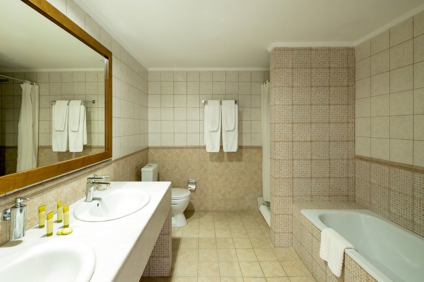JUNIOR SUITE, GARDEN VIEW