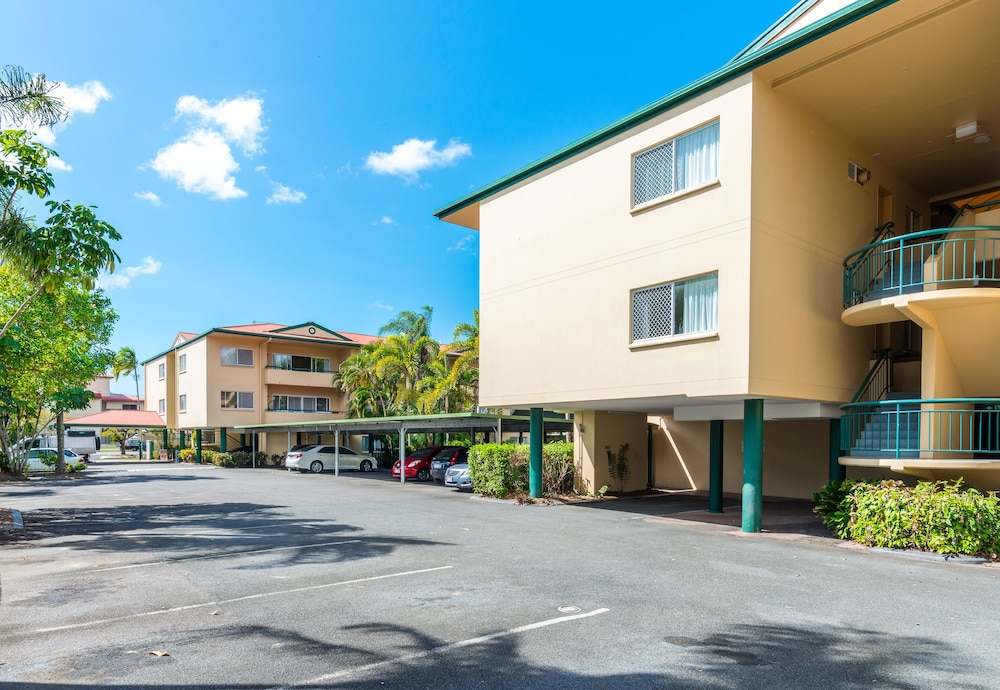 TRADEWINDS MCLEOD HOLIDAY APARTMENTS 11/43