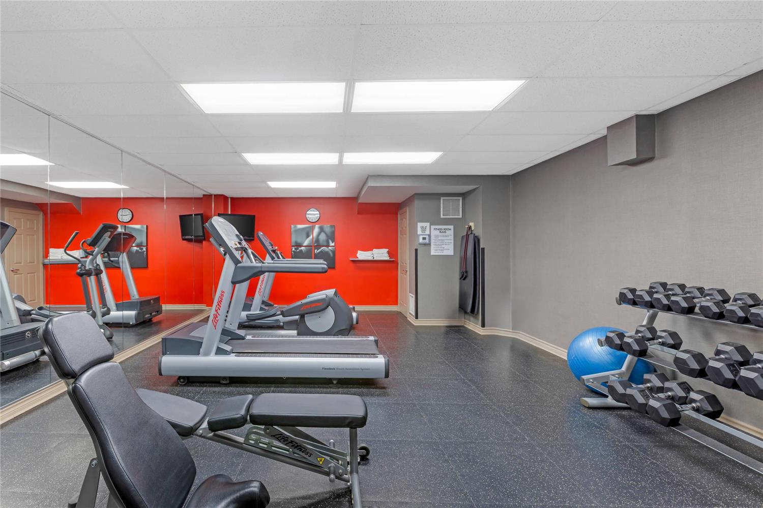 Quality Inn & Suites Oakville 18/26