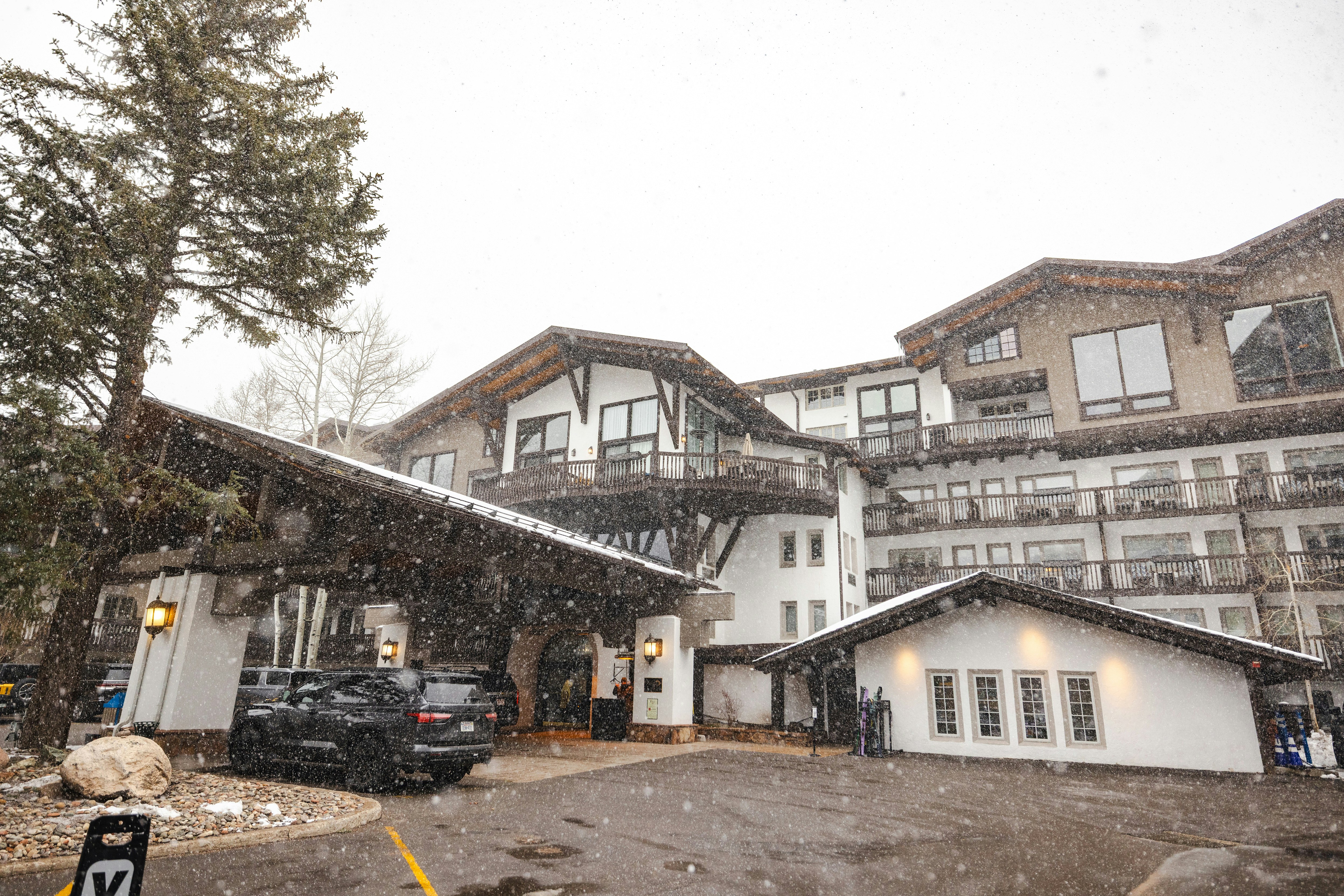 Lodge at Vail Rock Resorts 73/81