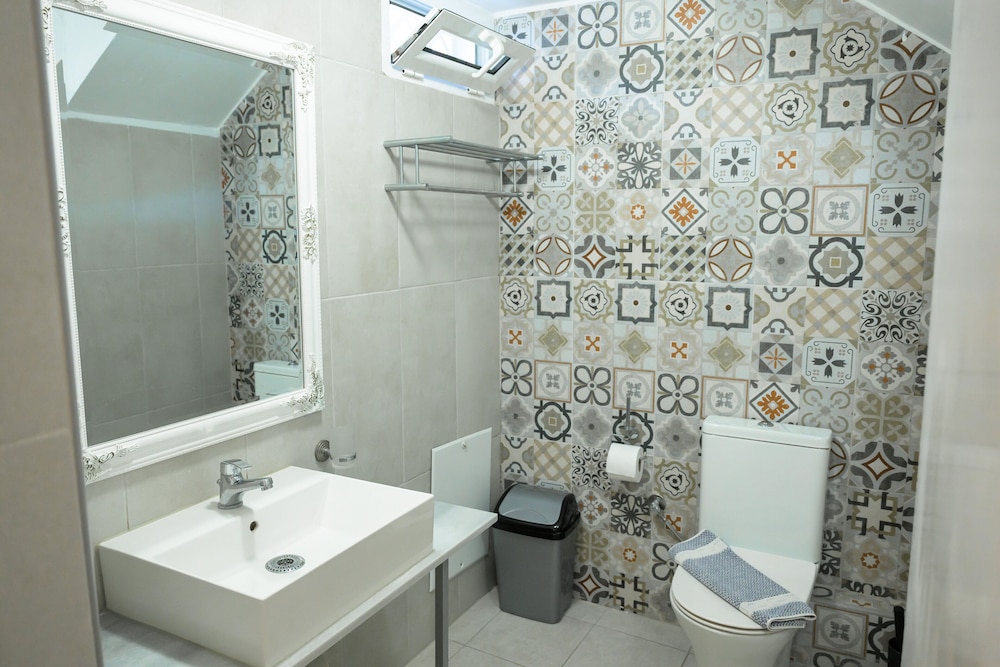 Rouda Bay Beach Hotel 49/50